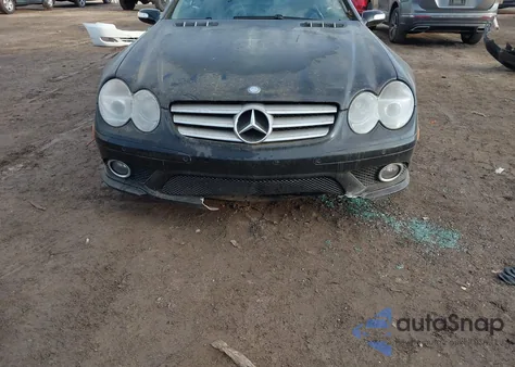 2008 Mercedes-Benz Sl 550 z USA, uszkodzony, nr VIN WDBSK71F78F139662